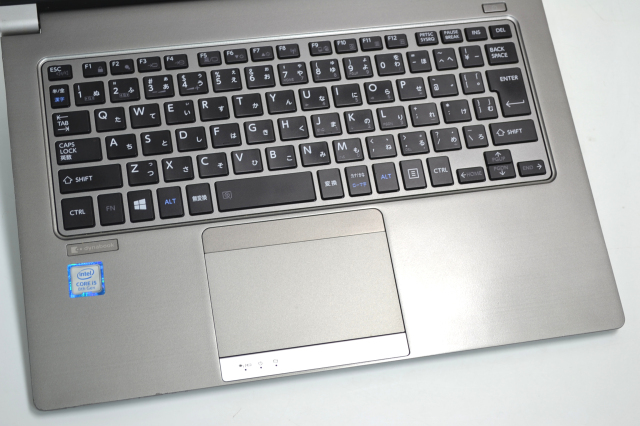 フルHD 東芝 dynabook R63/M Core i5 8250U 13.3型 M.2SSD256G メモリ 