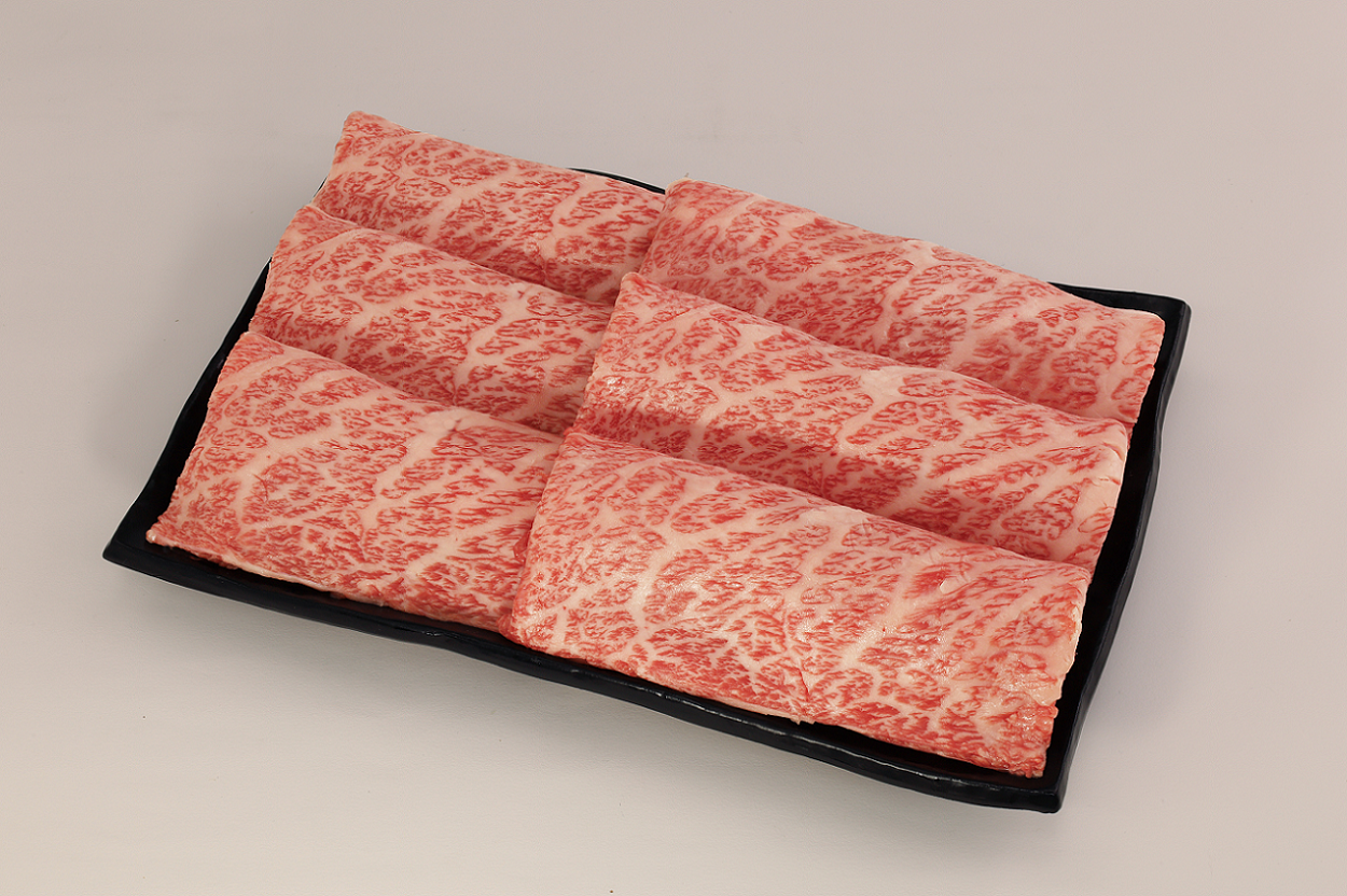 【ギフト商品】黒毛和牛／松阪牛肩ロース（すき焼き用／国産牛肉）