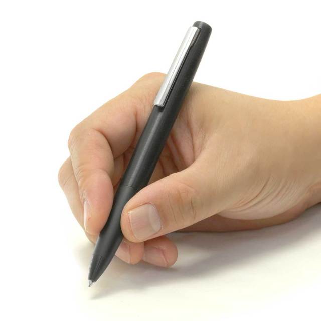 りよみん　ブラックホールA賞 書くシーン”を選び、楽しむ 深みのあるブラックラッカーに