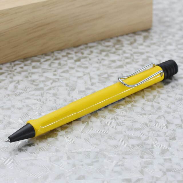 LAMY Safari イエロー ボールペン ノック式 LAMY Safari イエロー ボールペン ノック式