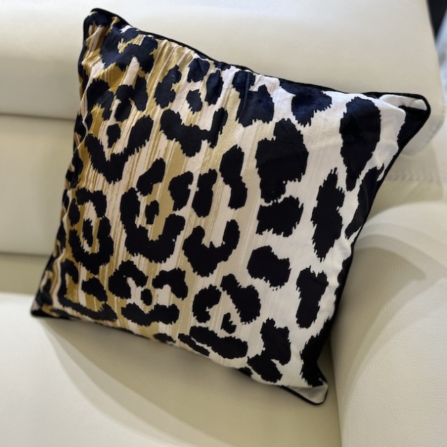 HOME Goods/ホーム グッズ｜Cushion leopard/クッション レオパード｜MIS3025IB