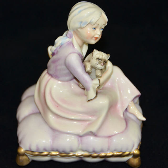 PORCELLANE  VILLARI  ヴィラリ　イタリア製　天使の置物 Villari｜イベリア IBERIA LUXURY EXPERIENCE｜イタリア家具