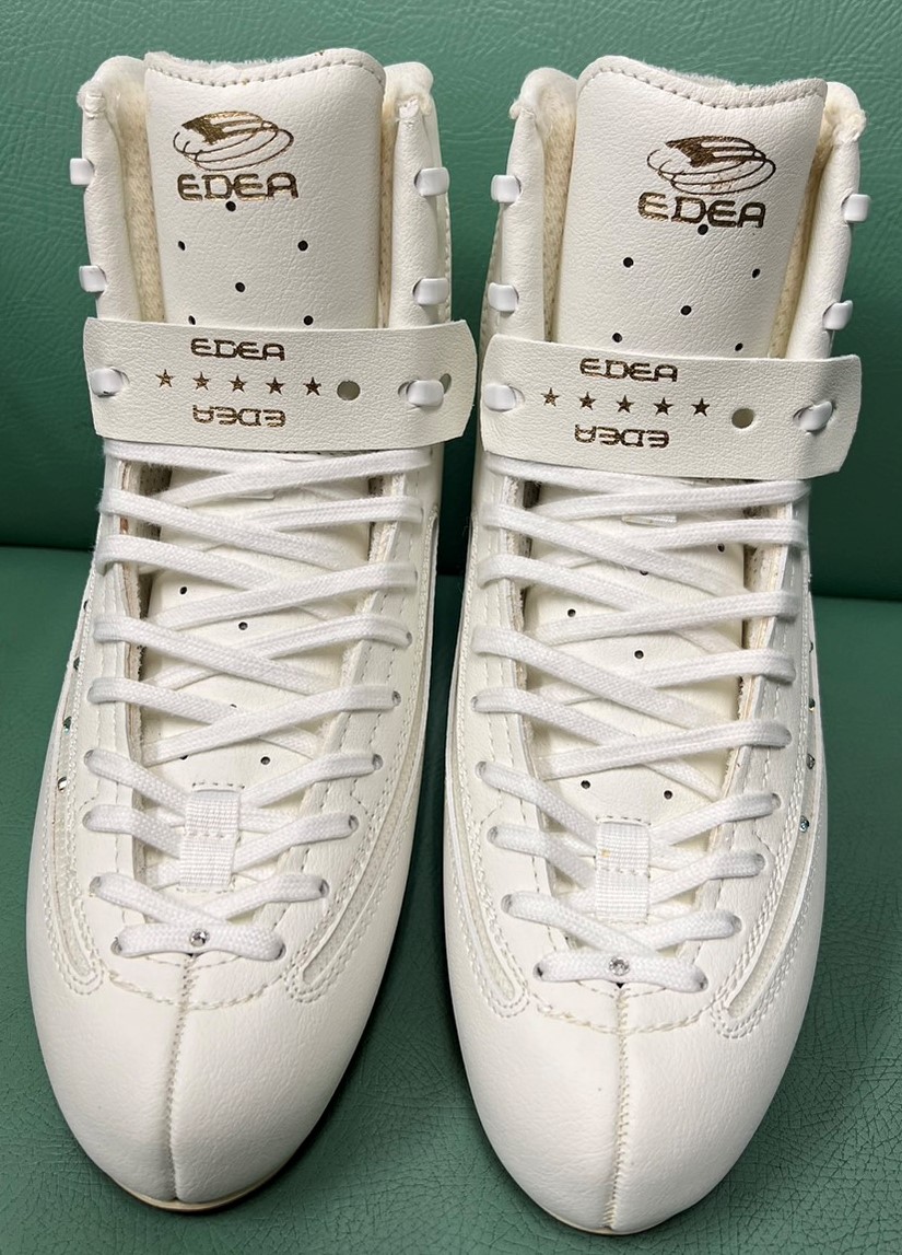 超お買得☆ EDEA エデア コーラス 23.5 C ホワイト（訳あり 15％オフ 