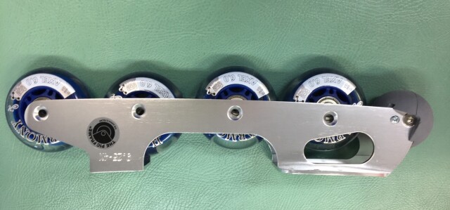 ＰＩＣ　４輪　インライン（８９４　Ｐｅｒｆｏｒｍｅｒ）