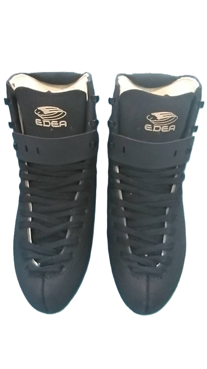 訳あり　５％オフ！オーバーチュア　黒　Dタイプ（広幅）表示２３５