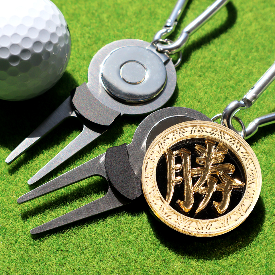 MARCAM GREEN FORK ステンレスヘアライン / ゴルフマーカーが付けられるマグネット一体型グリーンフォーク