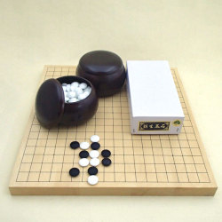 囲碁盤セット　本榧に次ぐ　ヒバ10号卓上接合碁盤と新生松（約10mm）とＰ碁笥銘木特大　