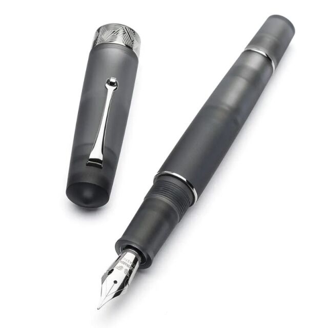 レオナルド プーラ 2026 グレイ