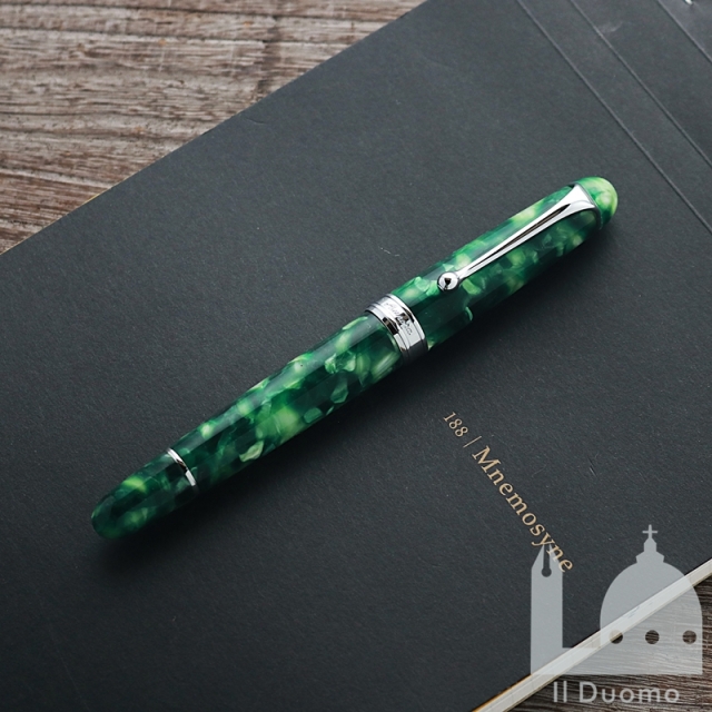 アウロラ　限定生産品 　ラビリント　万年筆