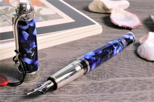 オチェアーノ・アトランティコ（大西洋） 見つけよ 万年筆（480本生産  