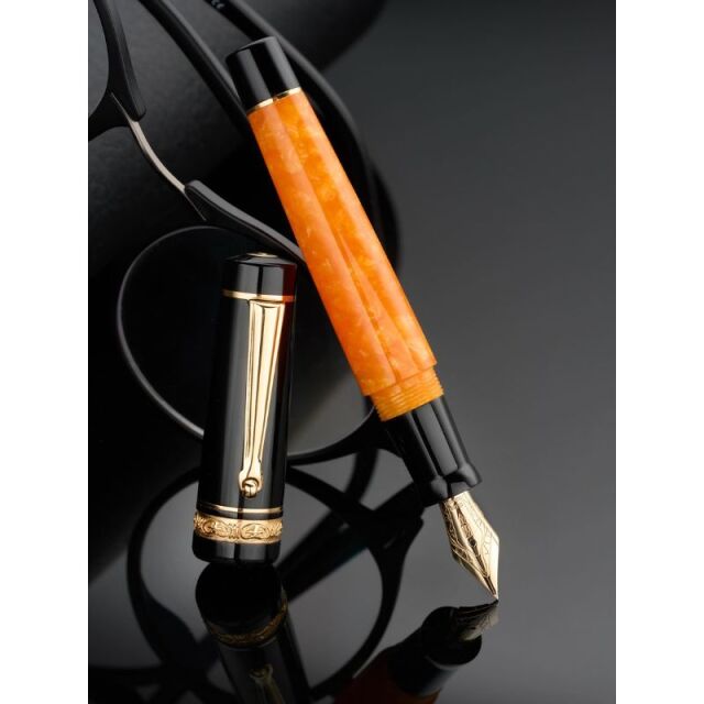 デルタ DV オリジナルミニサイズ 万年筆 (ゴールドトリム) Delta DV