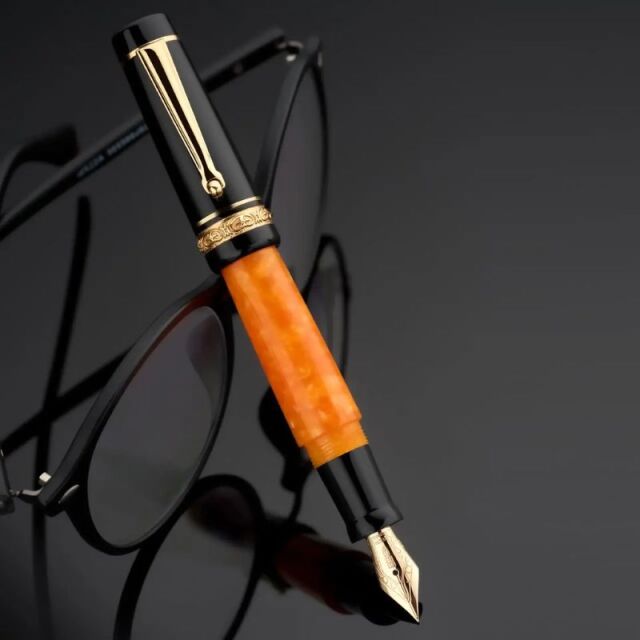 デルタ DV オリジナルミニサイズ 万年筆 (ゴールドトリム) Delta DV