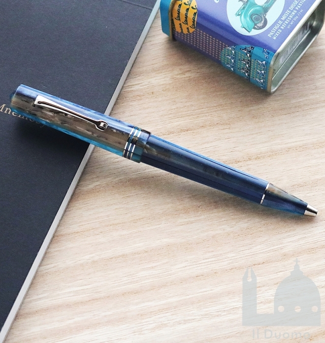 レオナルド モーメントゼロ ハワイブルー ボールペン（ゴールド