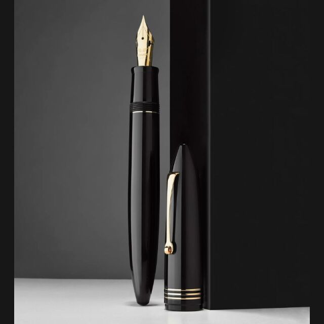 レオナルド　フローレ　ノッテ・ディ・フローレ　万年筆