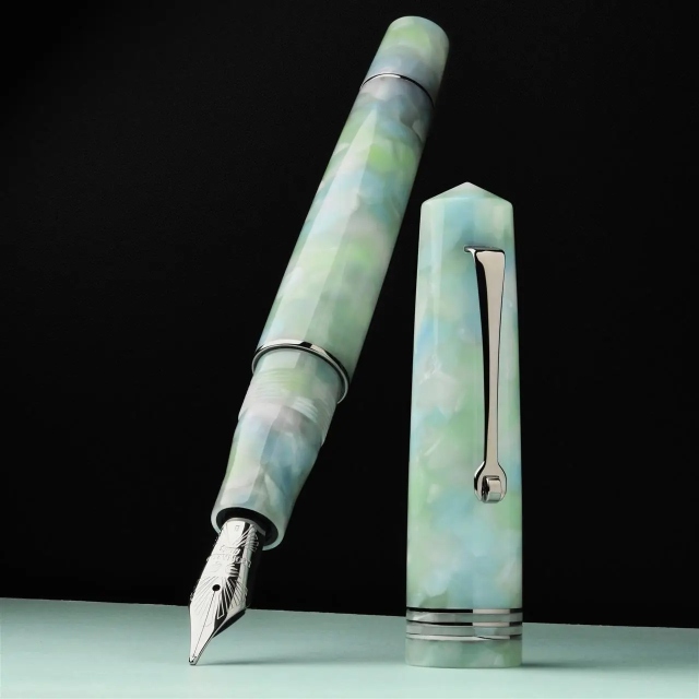 レオナルド モーメントゼロ アルティカ 万年筆