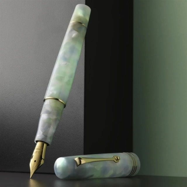 レオナルド モーメントゼロ アルティカ 万年筆