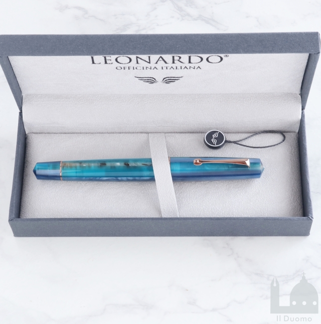 レオナルド モーメントゼロ ハワイブルー 万年筆 14Kニブ（ロジウム