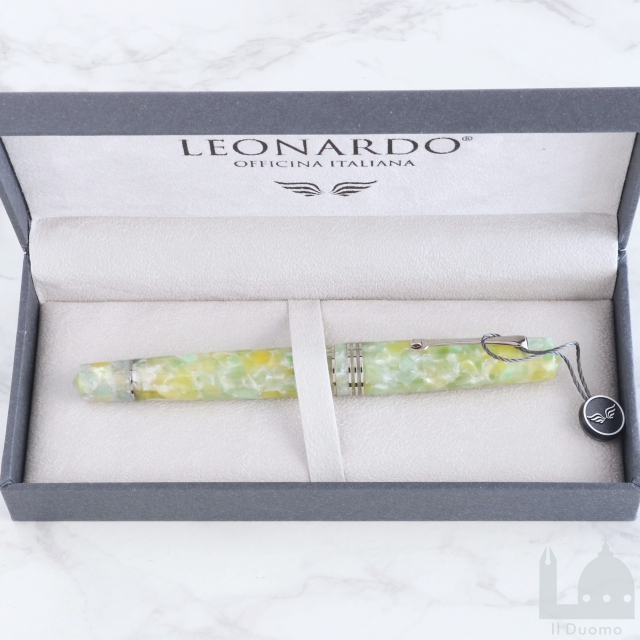 レオナルド モーメントゼロ ジェイド 万年筆 スチールニブ（ゴールド