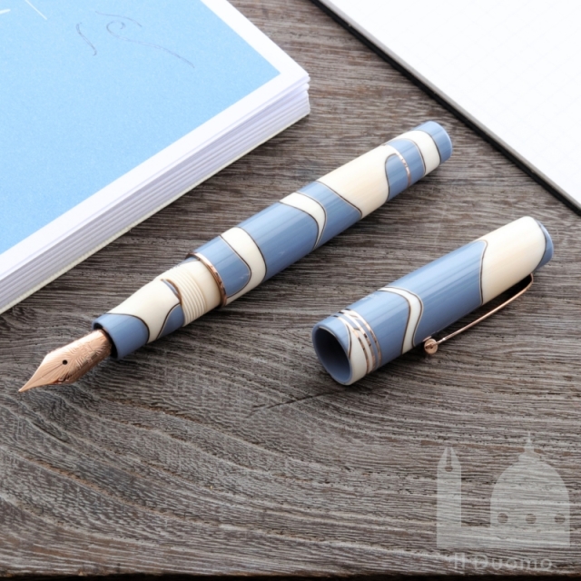 レオナルド　モーメントゼロ　ヌヴォラ　万年筆