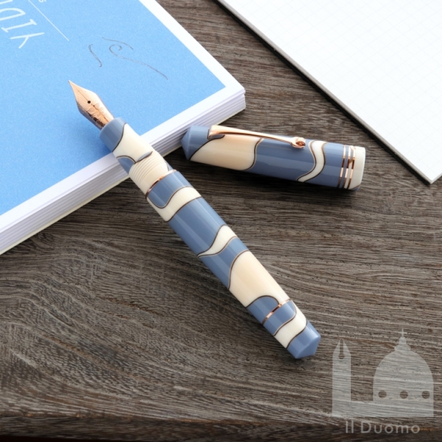 レオナルド　モーメントゼロ　ヌヴォラ　万年筆