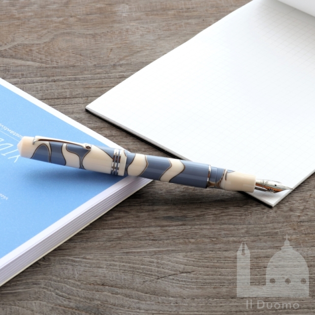 レオナルド モーメントゼロ ヌヴォラ 万年筆 Leonardo Momento Zero