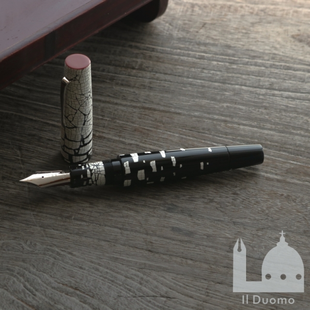 レオナルド 限定生産品 ランカク(卵殻) グラディエント #8 万年筆