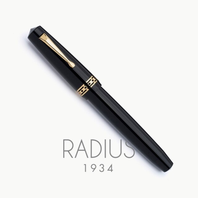 VISCONTI ディヴィーナ　ブラック 万年筆 ビスコンティ ディヴィーナ ブラック オーバーサイズ 万年筆