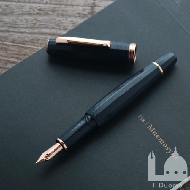 スクリーボ　限定生産品　フィール　ダンディ　ノットゥルノ　万年筆
