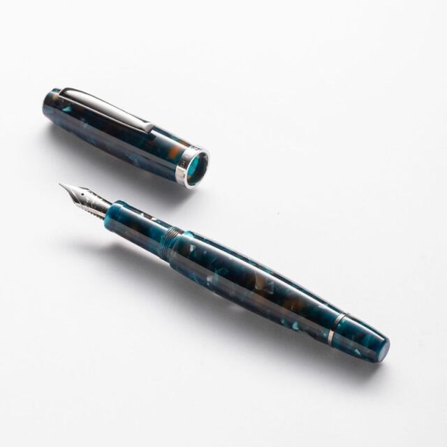 スクリーボ 限定生産品 ラ・ドッタ マヌ・スクリーベレ 万年筆 14K