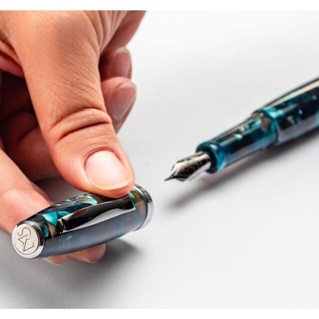 スクリーボ　限定生産品　ラ・ドッタ　マヌ・スクリーベレ 万年筆