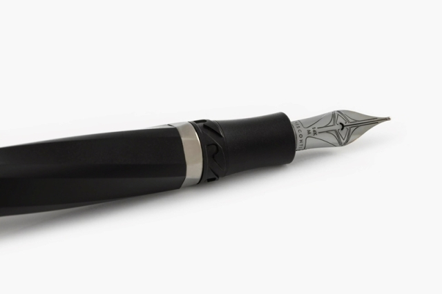 ビスコンティ ディヴィーナ マットブラック 万年筆 Visconti Divina  