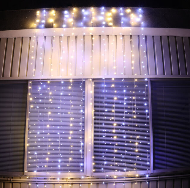 QUALISS クオリス クリスマス LED イルミネーション ロング カーテン ライト（高さ3m) 防滴 防雨 屋外 屋内 用 B-N コントローラー セット 28種類点滅 常時点灯可 点滅パターン記憶可 AC100V 50Hz 60Hz 【全9色・360球～2880球から選択】【C012】