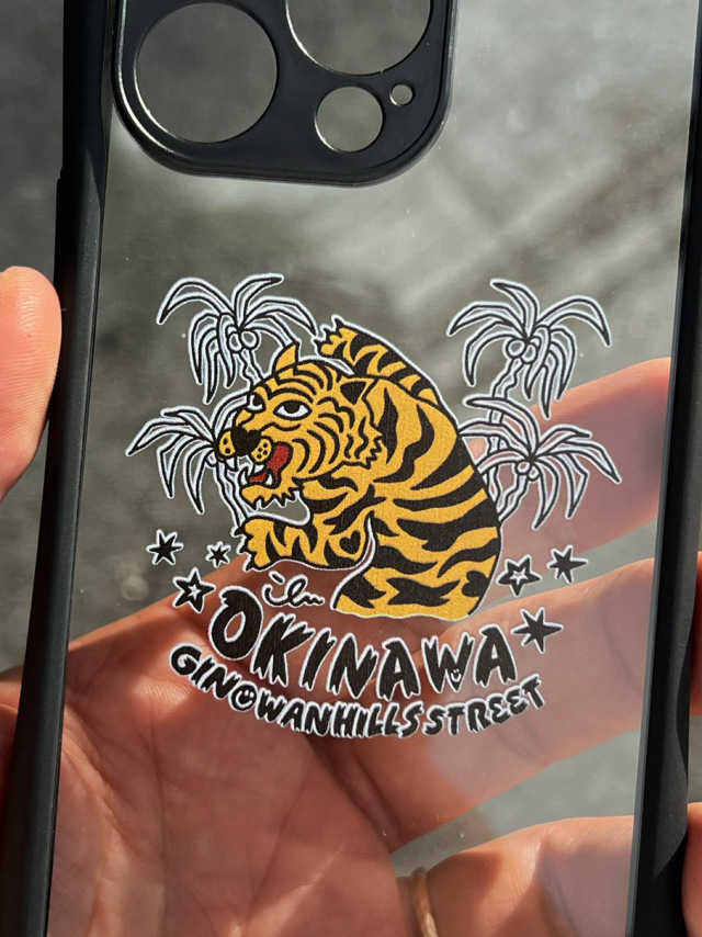 iPhoneケース》188 アイルの新・iPhoneケース(ゆるタイガー:背景