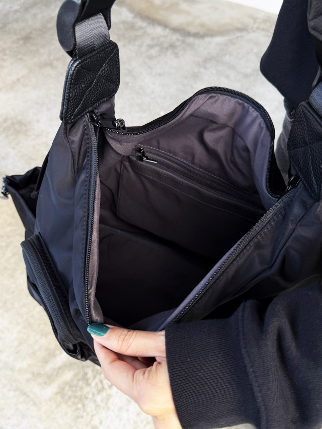 ノベルティ ショルダーバッグ バッグ》633 高密度ナイロンの13ポケット収納ショルダーバッグ