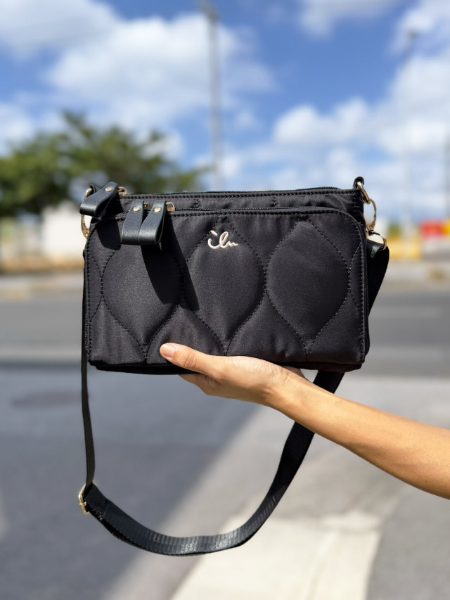 バッグ》633 iluの多収納キルティングショルダーバッグ