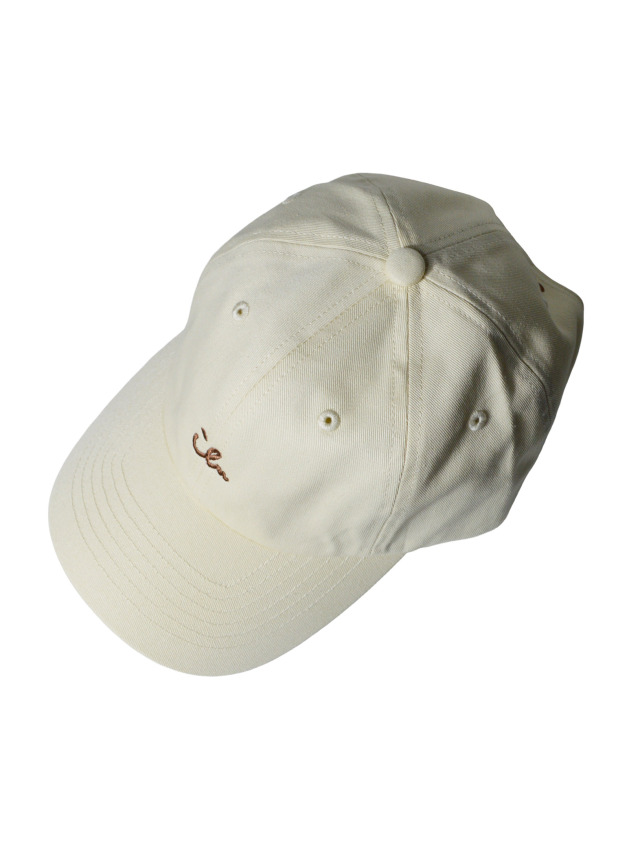 帽子》639C ちょこっとアイルの刺繍キャップ.