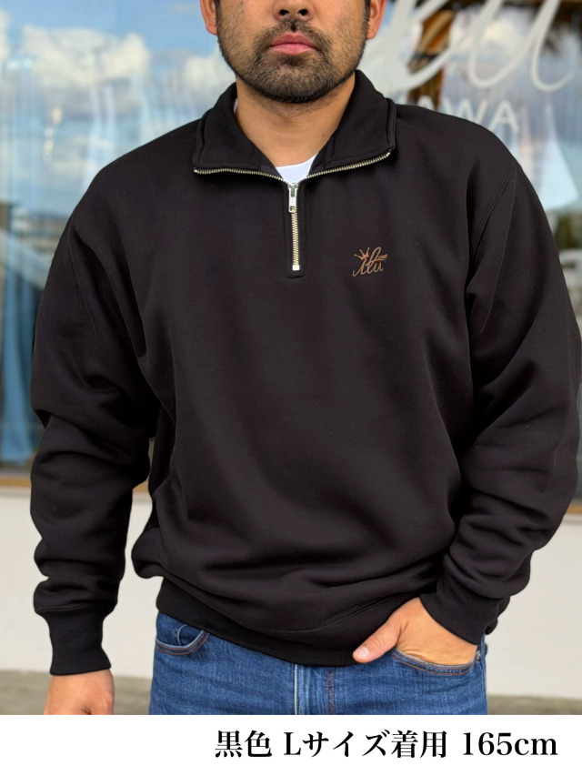 スウェット》798 アイルロゴマークの刺繍のハーフジップスウェット.
