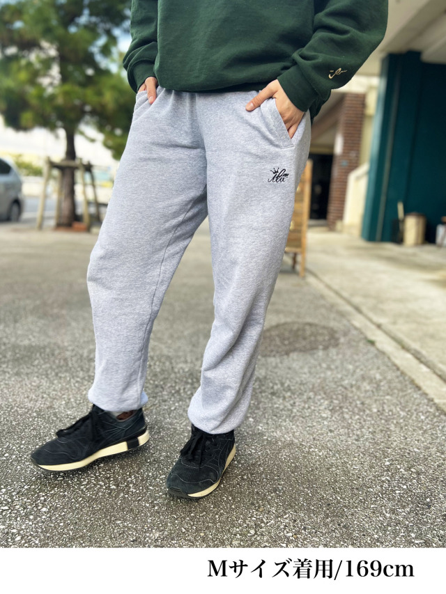 ロングパンツ》798 アイルの刺繍スウェットロングパンツ.