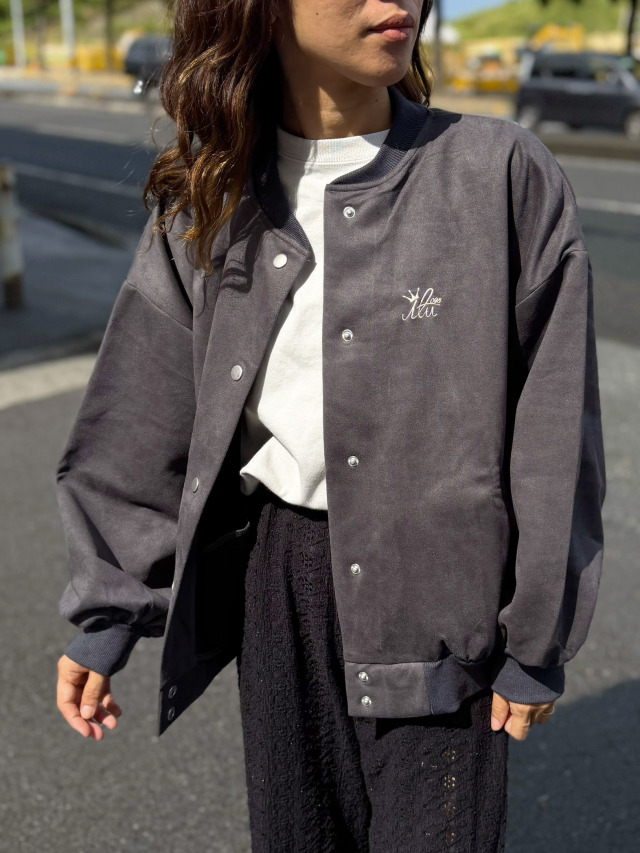 RE BORN スタジャン グレーと黒 レディース》869 スエードポンチスタジャン