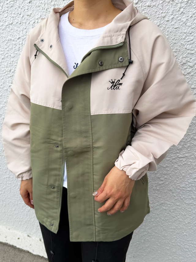 レディース》869 アイルのロゴマーク刺繍 撥水加工マウンテンパーカー