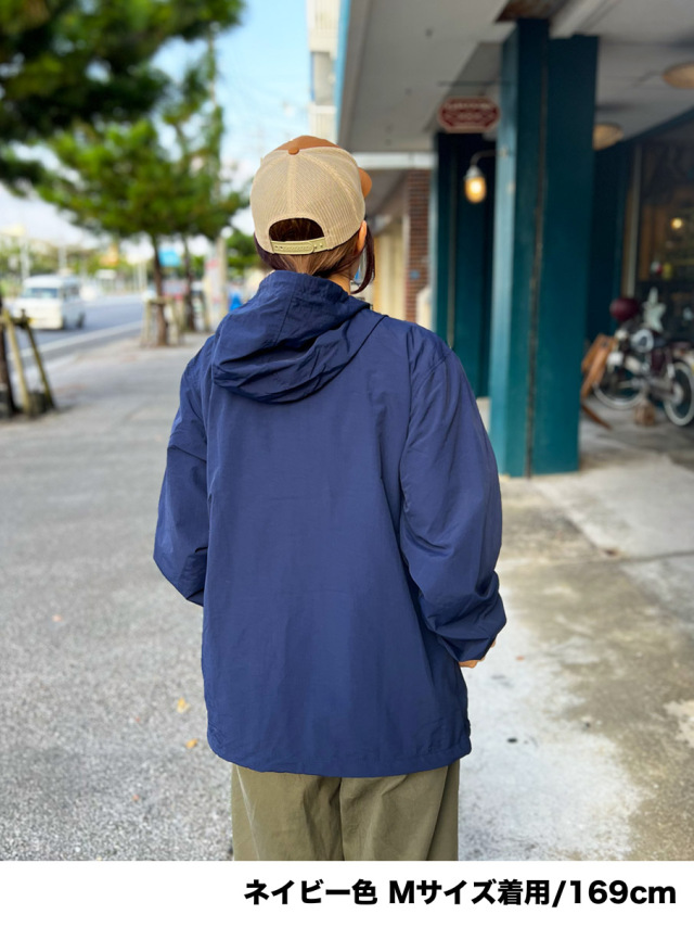 ジャケット》878 ちょこっとアイルのナイロンのハーフジャケット.