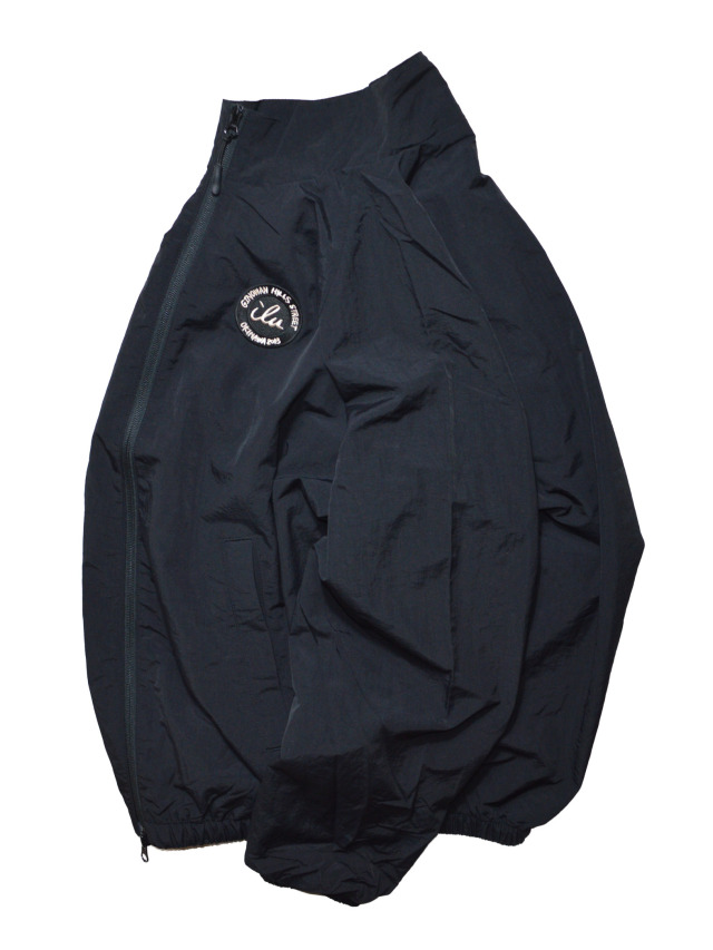 ジャケット》878 ちょこっとアイルのフルジップのナイロンジャケット