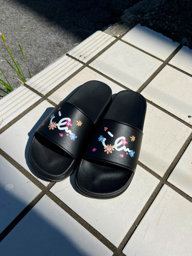 サンダル》909 シャワーサンダル(ちょこっとアイルとお花).