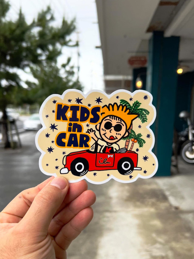 ステッカー》938 KIDS IN CARのステッカー.