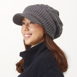 耳までぽかぽかニットキャスケット  ニット帽　あったか　ふんわり　キャスケット 帽子　つば付　グレー