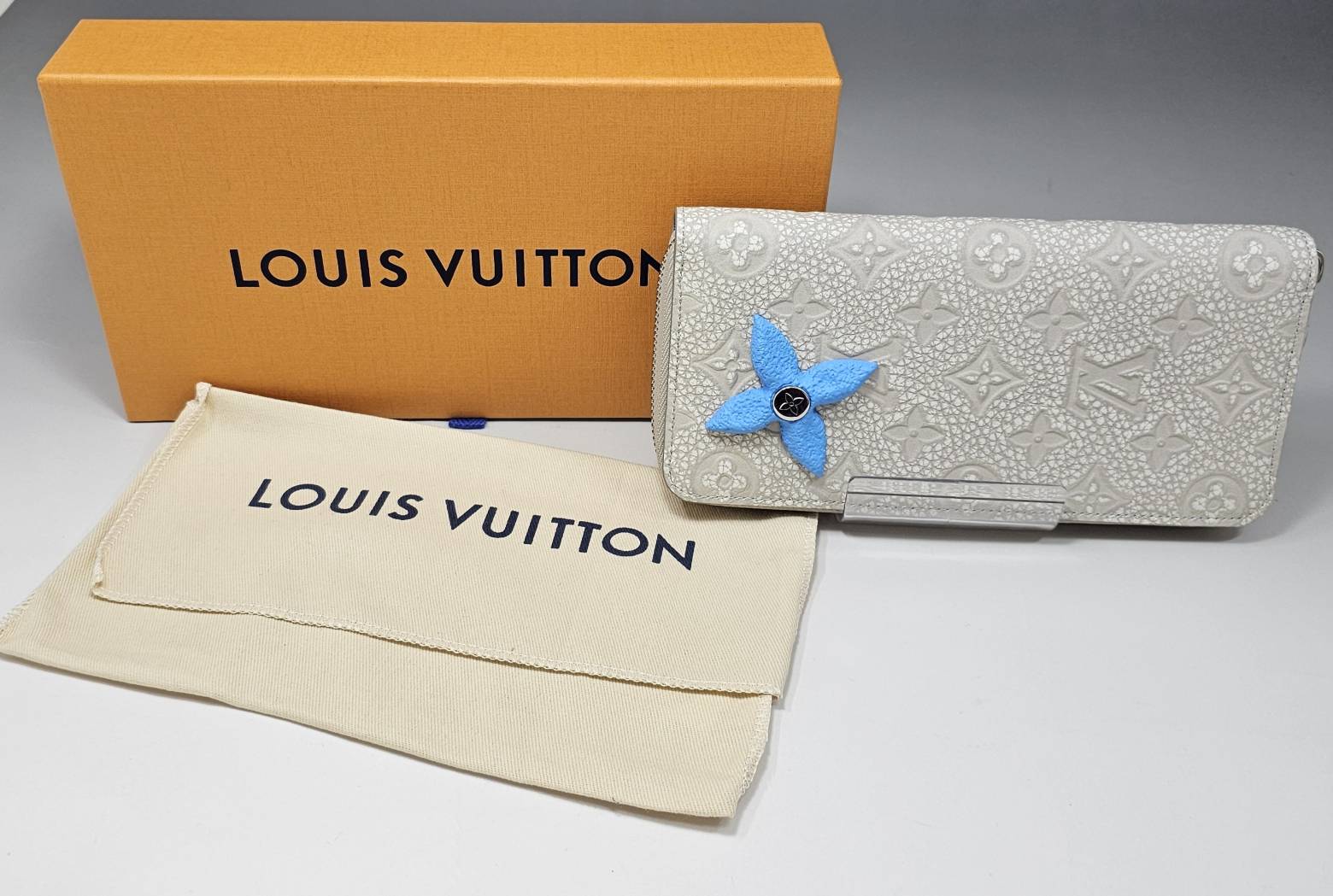 LOUIS VUITTON/ルイヴィトン/トリヨンレザー ジッピーウォレット・ヴェルティカル ・M81573
