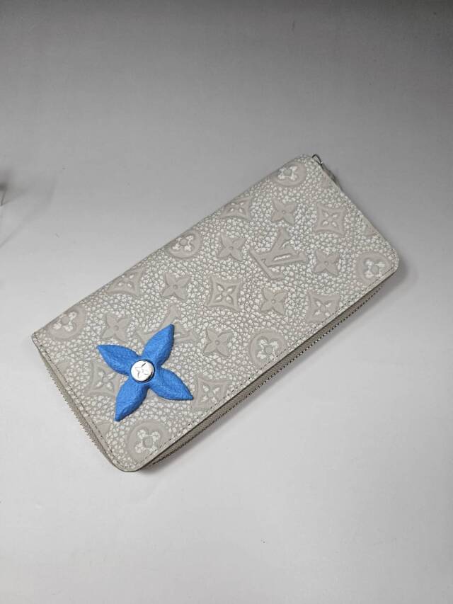 ルイヴィトン トリヨン ジッピーウォレット ヴェルティカル グレー モノグラム LOUIS VUITTON ルイ・ヴィトン ジッピーウォレット・ヴェル