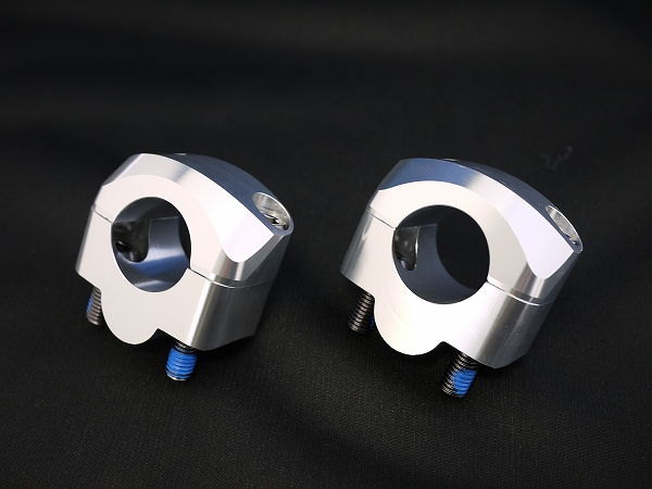 テーパーハンドルクランプキット　シルバー　22.2mm→28.6mm