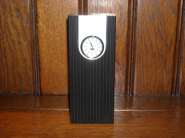 木の温もりを感じるデスククロック P　woodブラック  emform