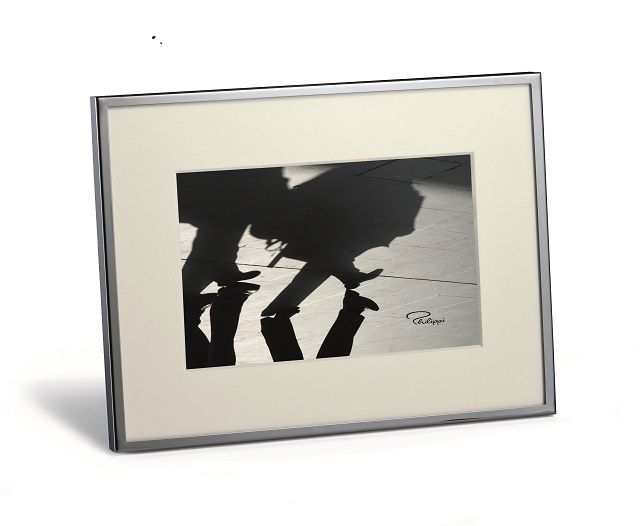 シンプルでクールなフォトフレーム SHADOW  10×15cm  PHILIPPI 102001